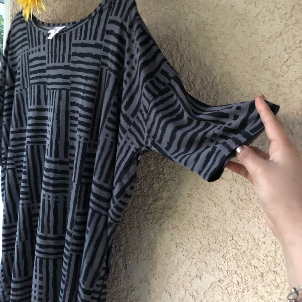 LuLaRoe Patterned Tunic - Picture 2 of 4